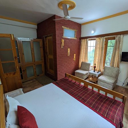 Aashirwad Homestay Kullu Phòng bức ảnh