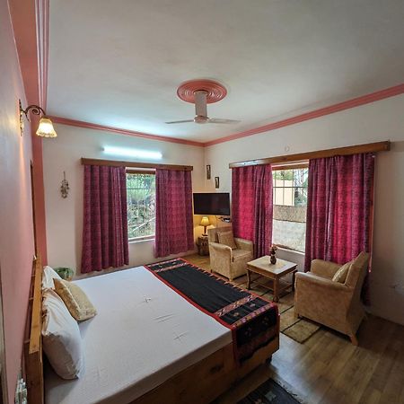 Aashirwad Homestay Kullu Phòng bức ảnh