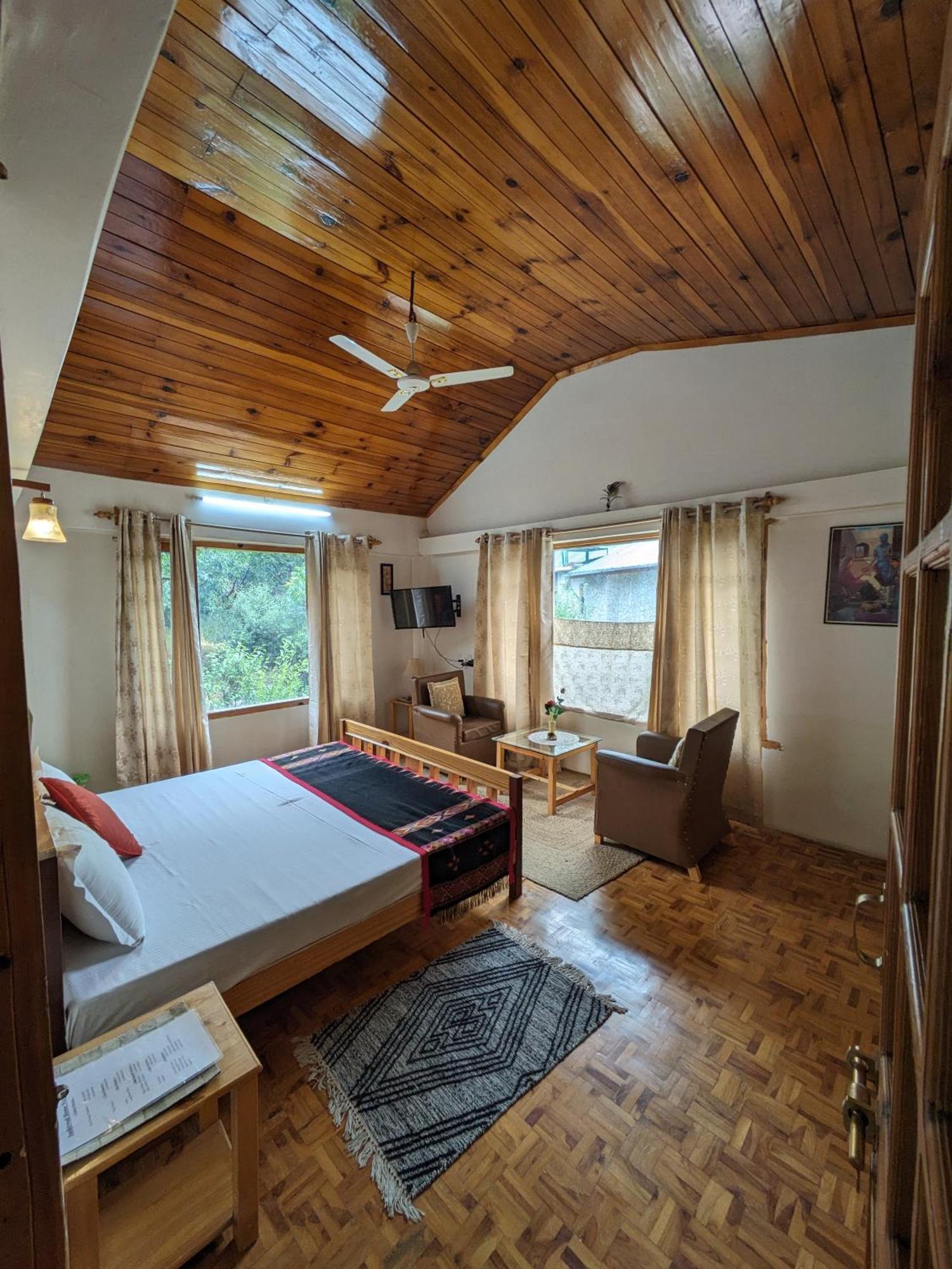 Aashirwad Homestay Kullu Phòng bức ảnh
