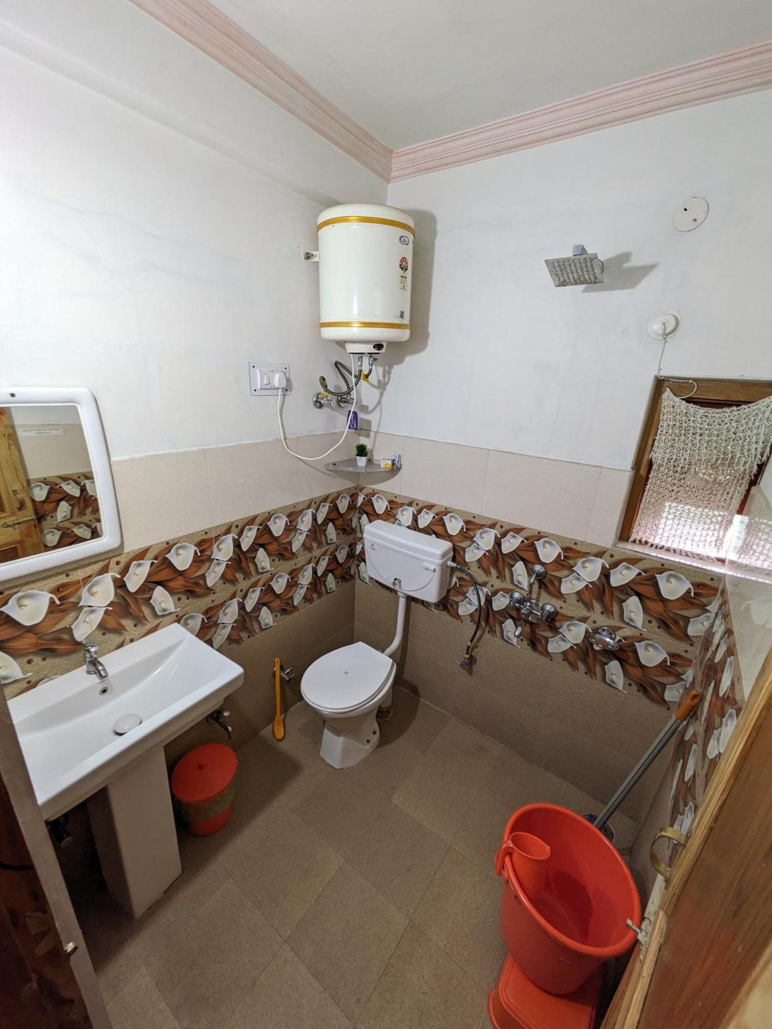 Aashirwad Homestay Kullu Ngoại thất bức ảnh